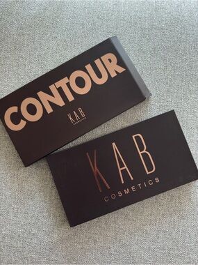 NEW- KAB Contour Palette - Bronze/Tan Contour